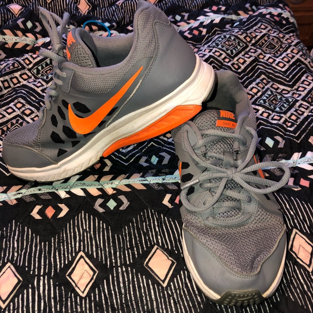 Nike Tennis Shoes